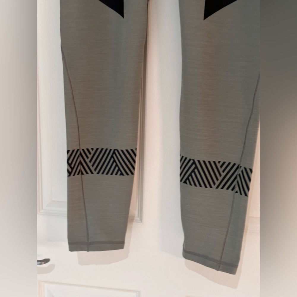Adidas Women's "Climalite Legging" Grey, Size L - Picture 3 of 8